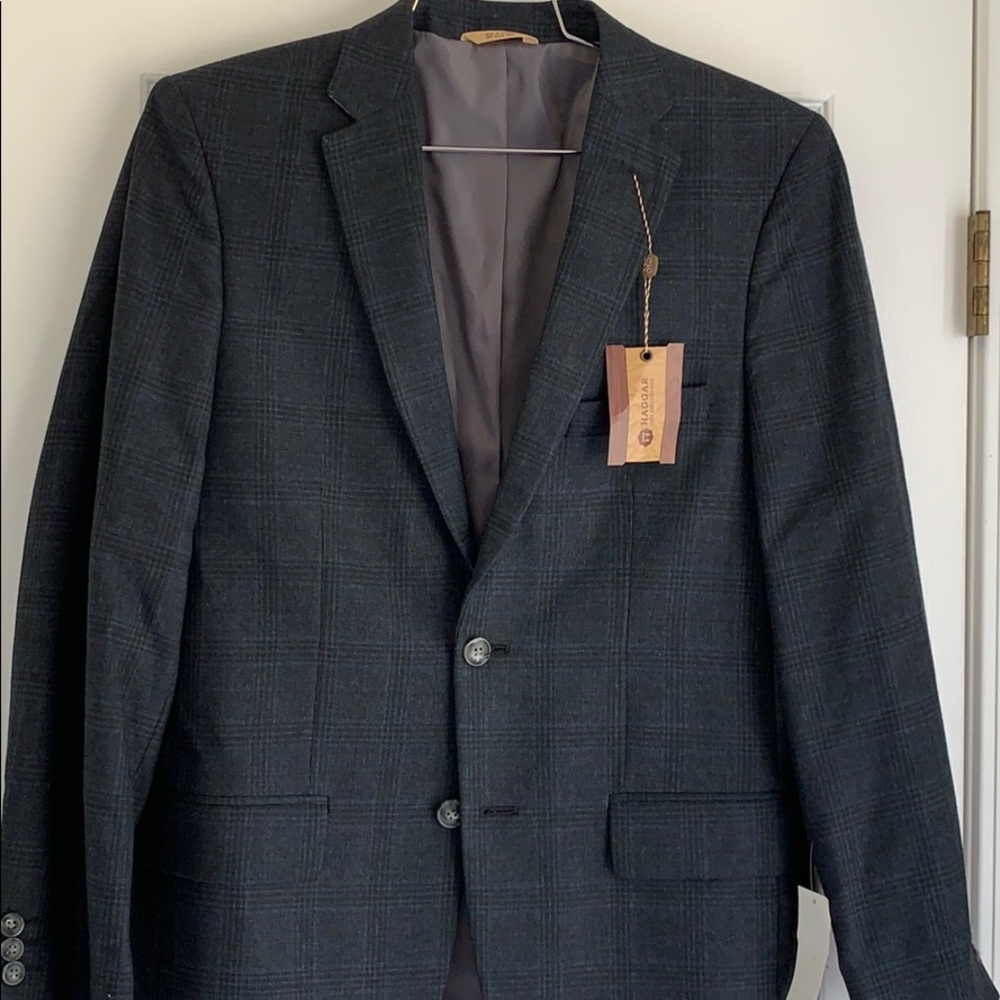 Men’s blazer. NWT. perfect condition.